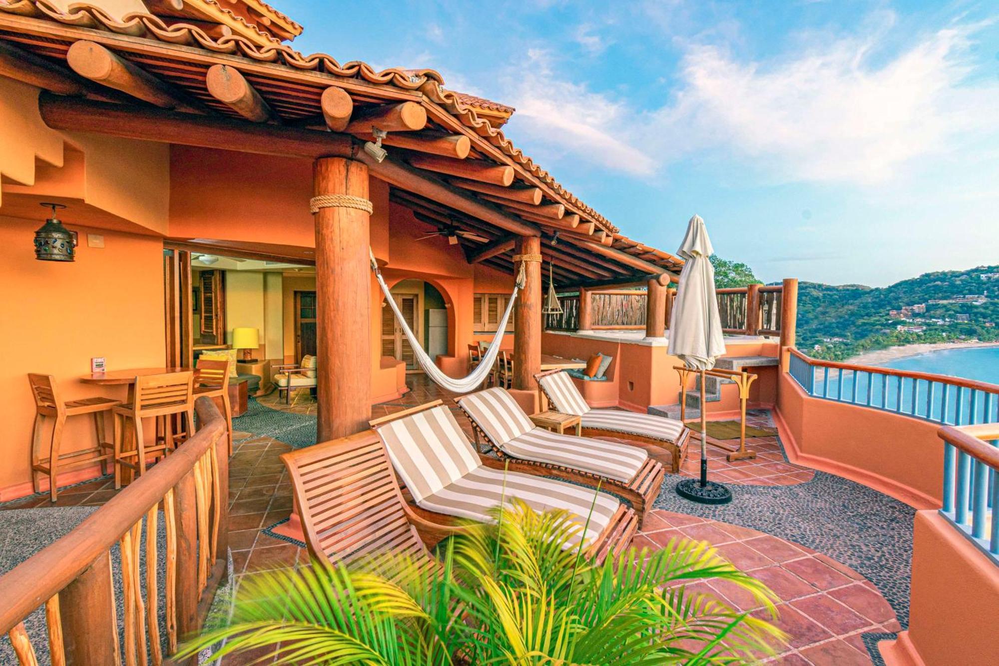 Hotel Hilton Grand Vacations Club Zihuatanejo Exterior foto