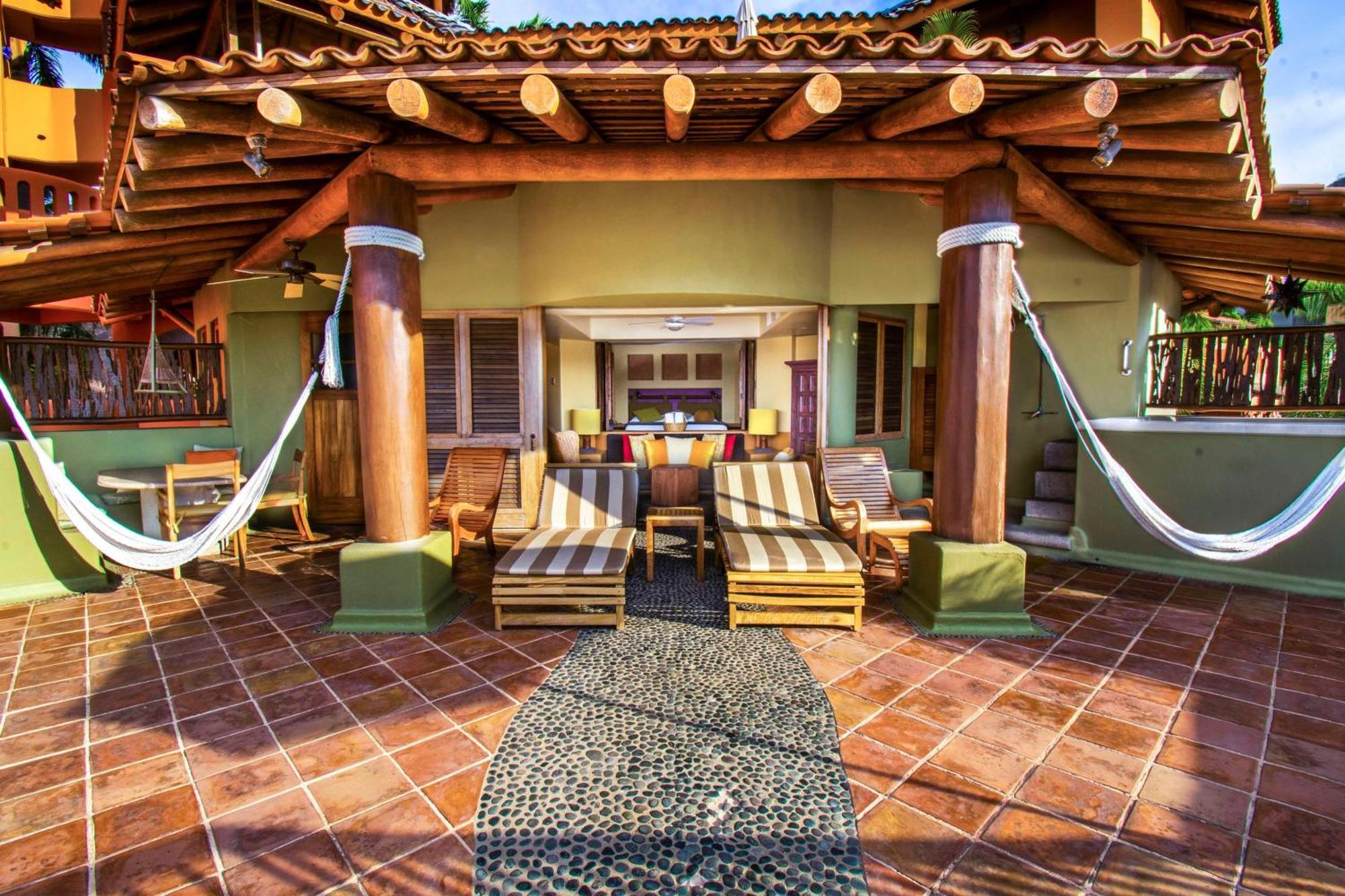 Hotel Hilton Grand Vacations Club Zihuatanejo Exterior foto