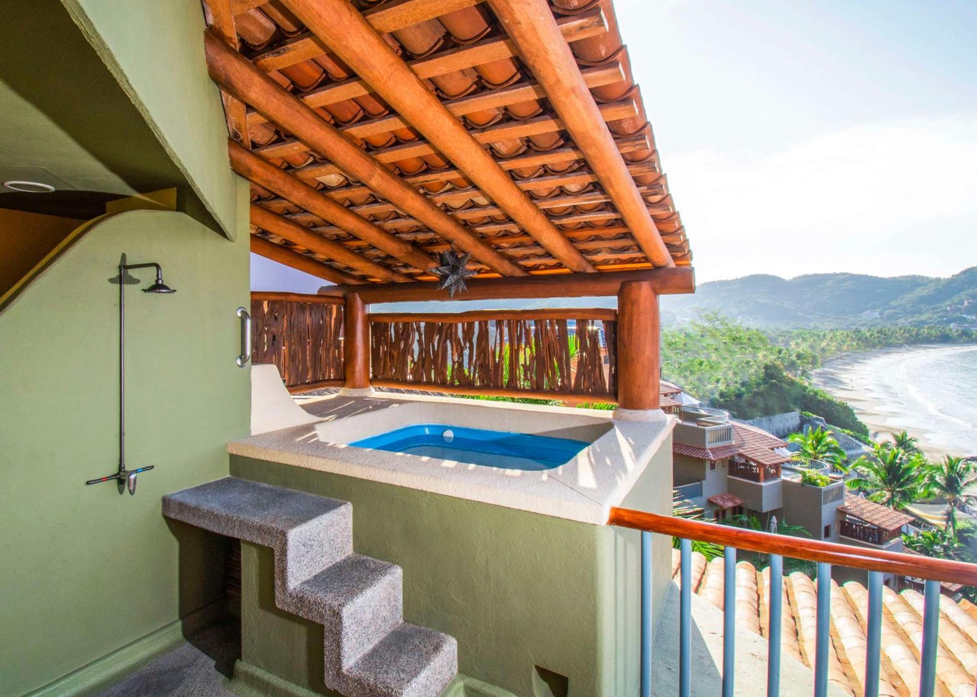 Hotel Hilton Grand Vacations Club Zihuatanejo Exterior foto