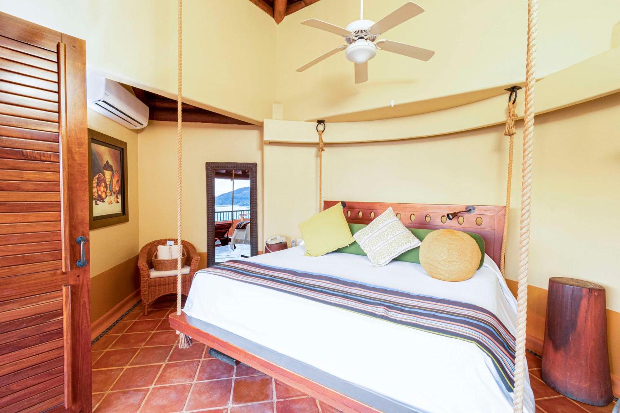 Hotel Hilton Grand Vacations Club Zihuatanejo Exterior foto