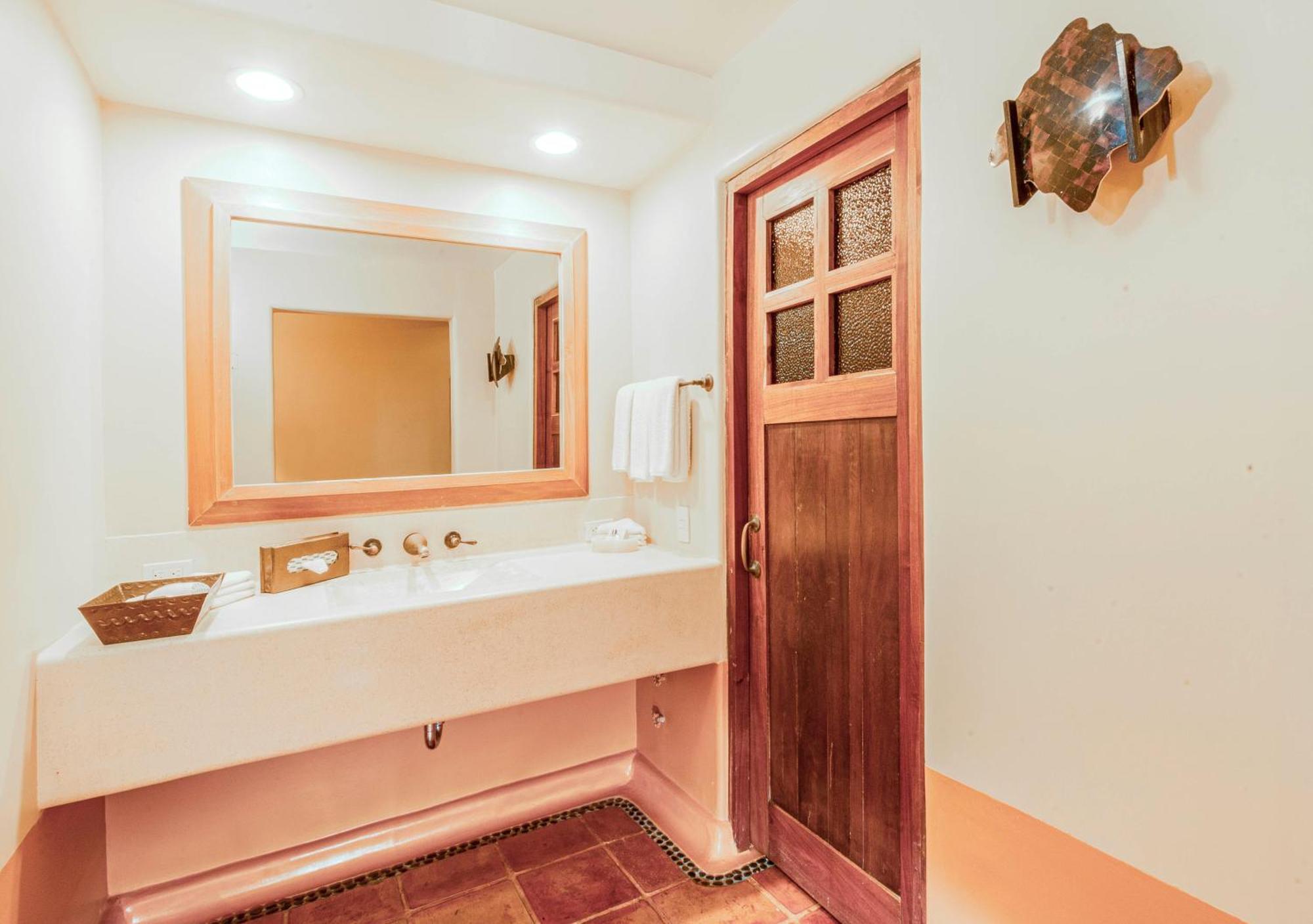 Hotel Hilton Grand Vacations Club Zihuatanejo Exterior foto